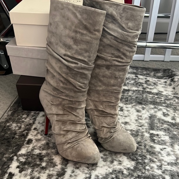 Christian Louboutin light gray suede Piros size 38.5 - Picture 1 of 7
